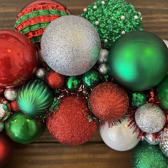 Handmade Red & Green Shatterproof Ball Wreath  2 Large Glittered Light Bulbs - Picture 16 of 16